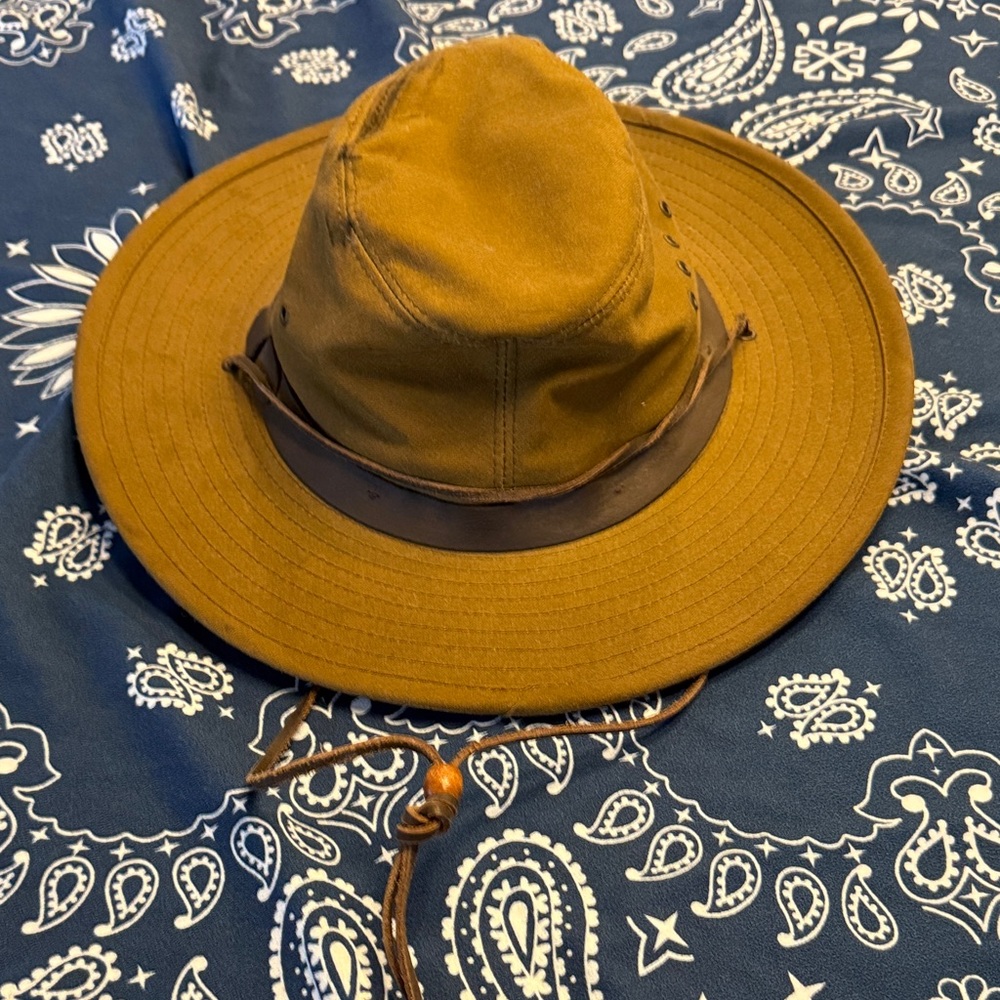 Filson Tin Cloth Bush Hat in Dark Tan